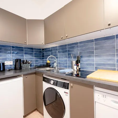 Appt - Patio & Climatise - Centre Appartement *
